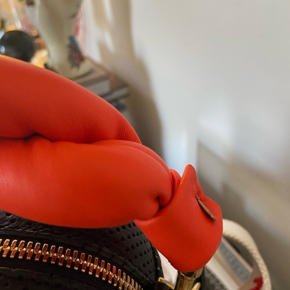 Twisted Puff Top Handle - Bright Poppy - Picture 6 of 9